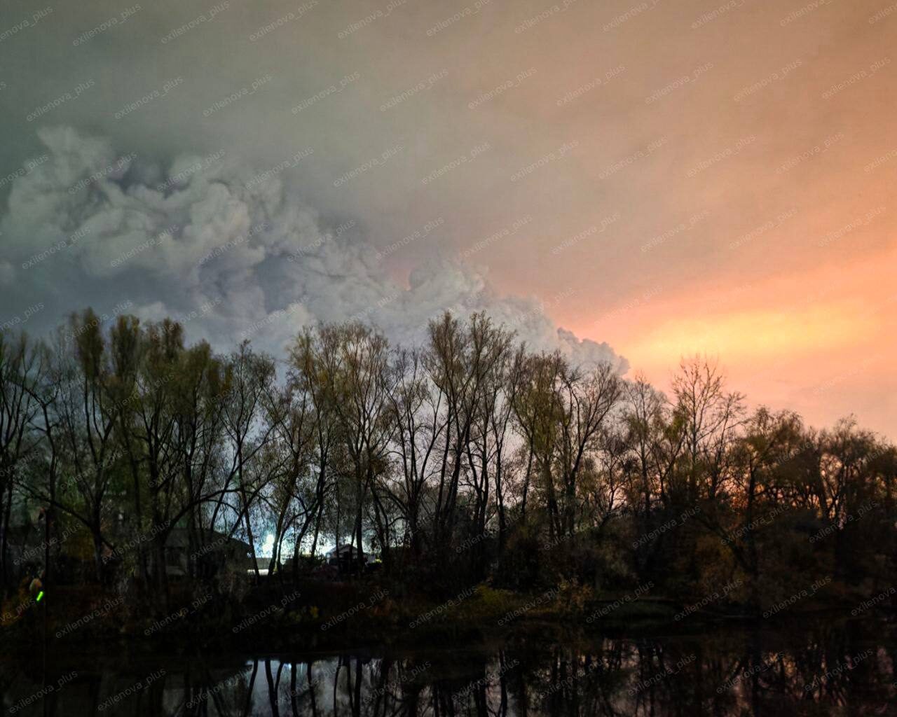 Suuri savupatsas – öljykohteessa räjähdyksiä tuhat kilometriä rintamalta - Verkkouutiset