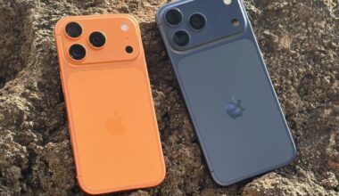 Tältä iPhone 17 Pro -puhelinten kosmisen oranssin ja mustansinisen värivaihtoehdon pitäisi näyttää.