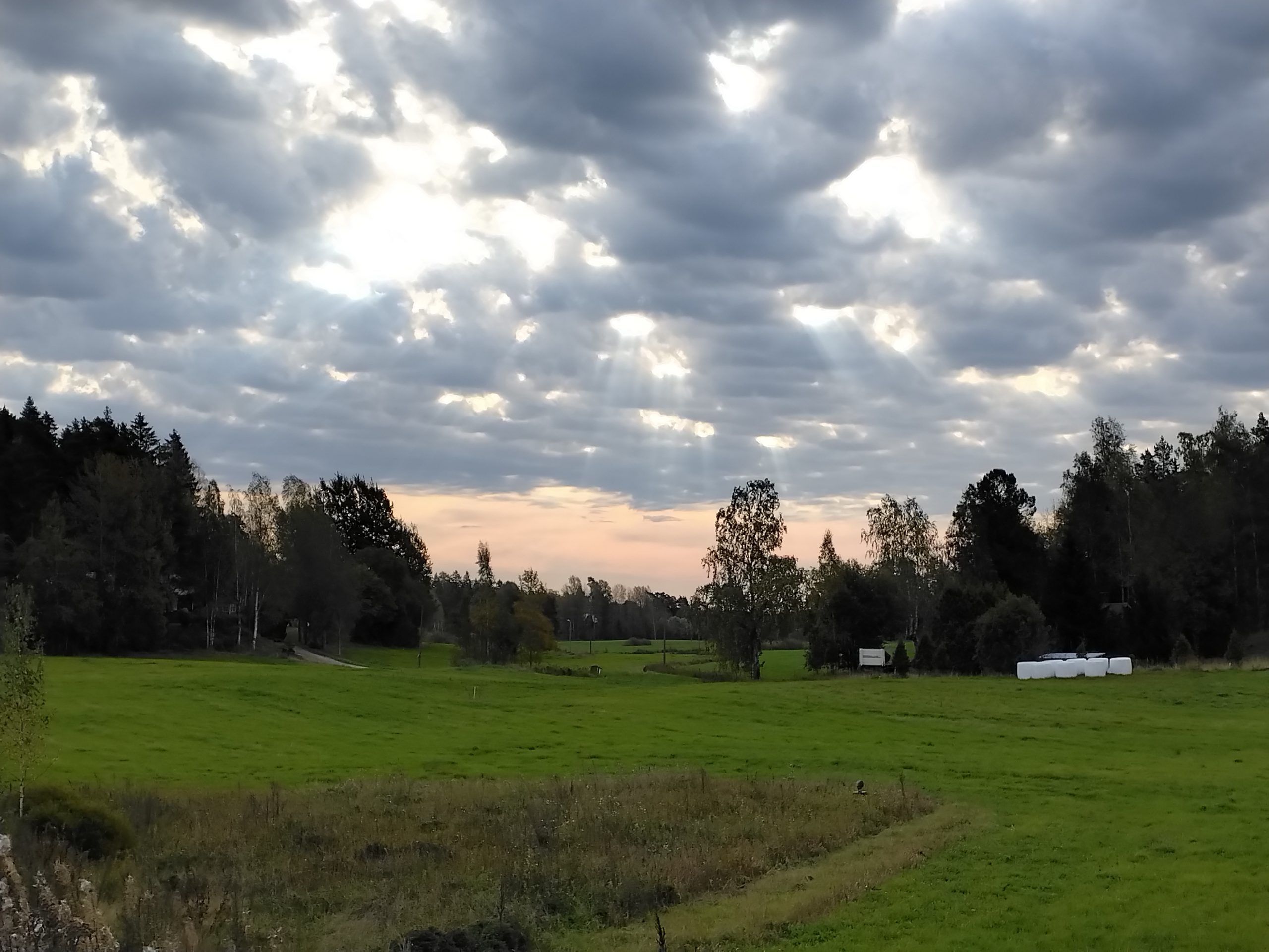 Pääkamera, 2x digitaalinen zoom.