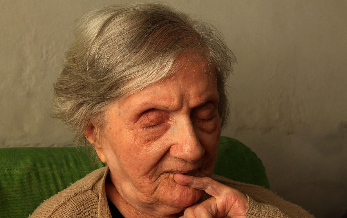 Läpimurto Alzheimerin hoidossa? Nanoteknologia käänsi taudin kulun hiirillä