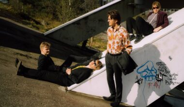 Suomirockin uuden aallon lupaus tekee kunniaa Kalervo Palsalle – upea kappale Idlesin ja Sielun Veljien välimaastossa