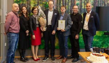 Rakentaja.fi logo white