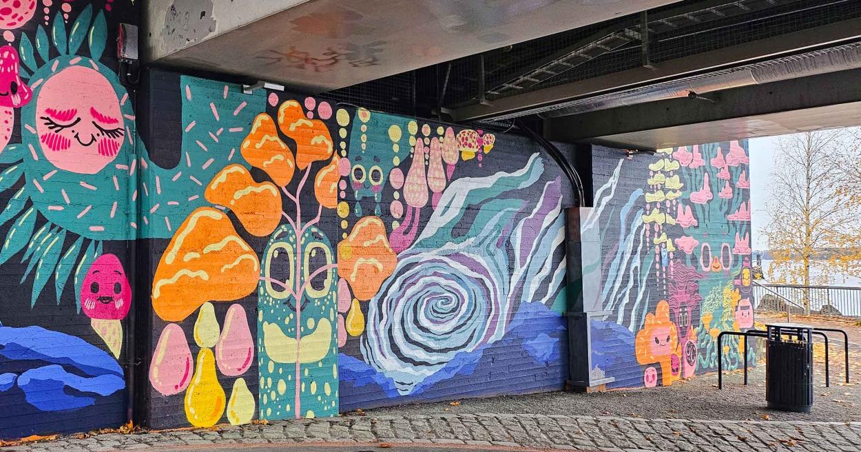 Näsin puistosillan alle maalattiin Luonnon voimalla -muraali [Tampereen kaupunki