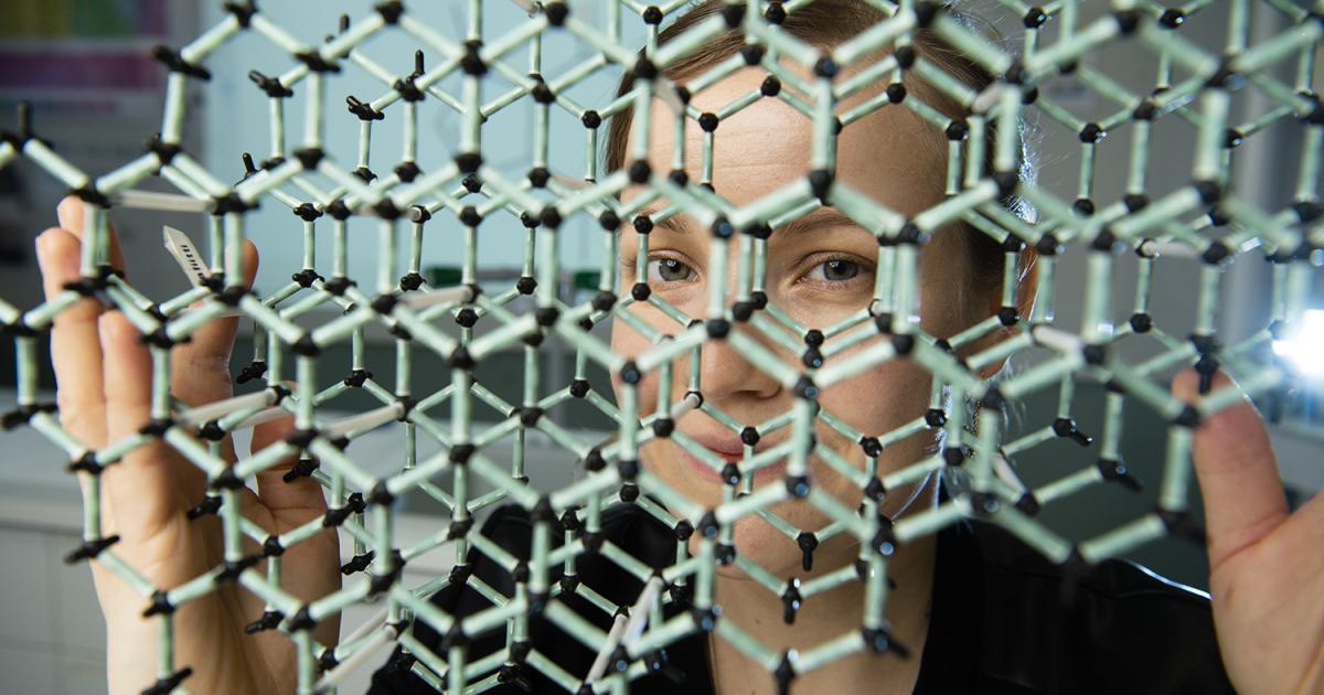 Miksi opiskella matematiikan, fysiikan tai kemian aineenopettajaksi? | Matematiikan, fysiikan ja kemian opettajan kandiohjelma