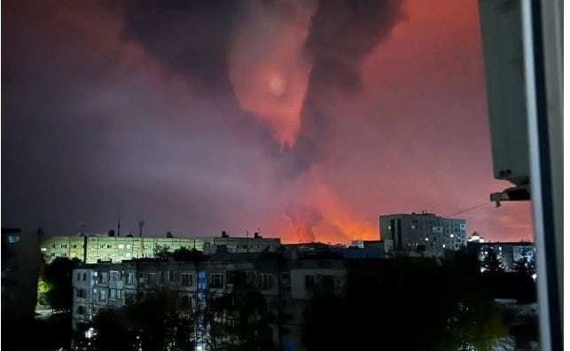 Ankarat roihut – Ukrainan toistuvat iskut korventavat hyökkääjän öljykohteet