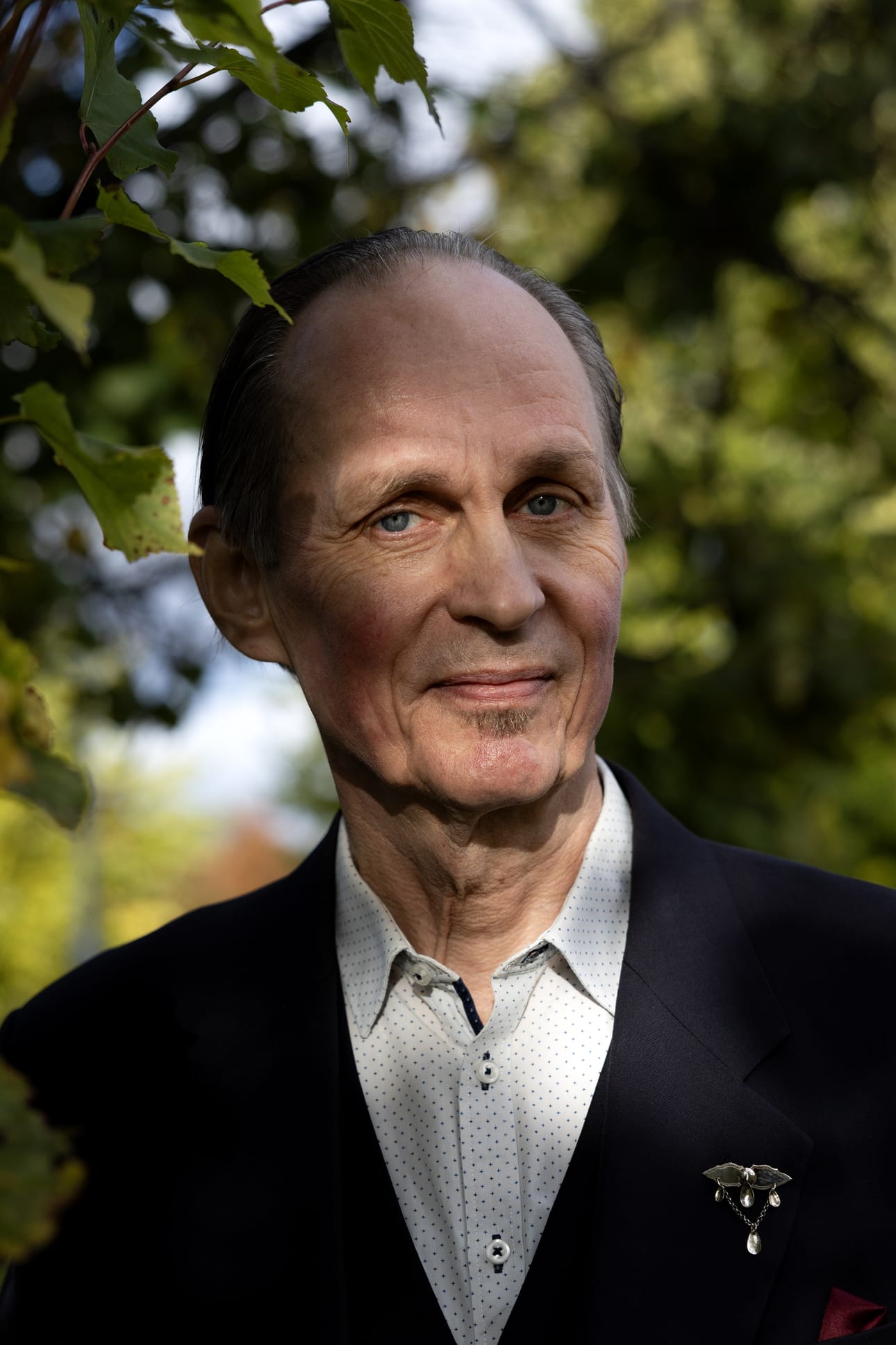 Mikael Niemen äidinkieli on ruotsi, mutta hän on opetellut myös meänkieltä.