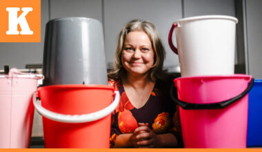 Arjen sankariesineestä tehtiin kirja – Suomalaisten erityinen ämpärisuhde saa selityksen