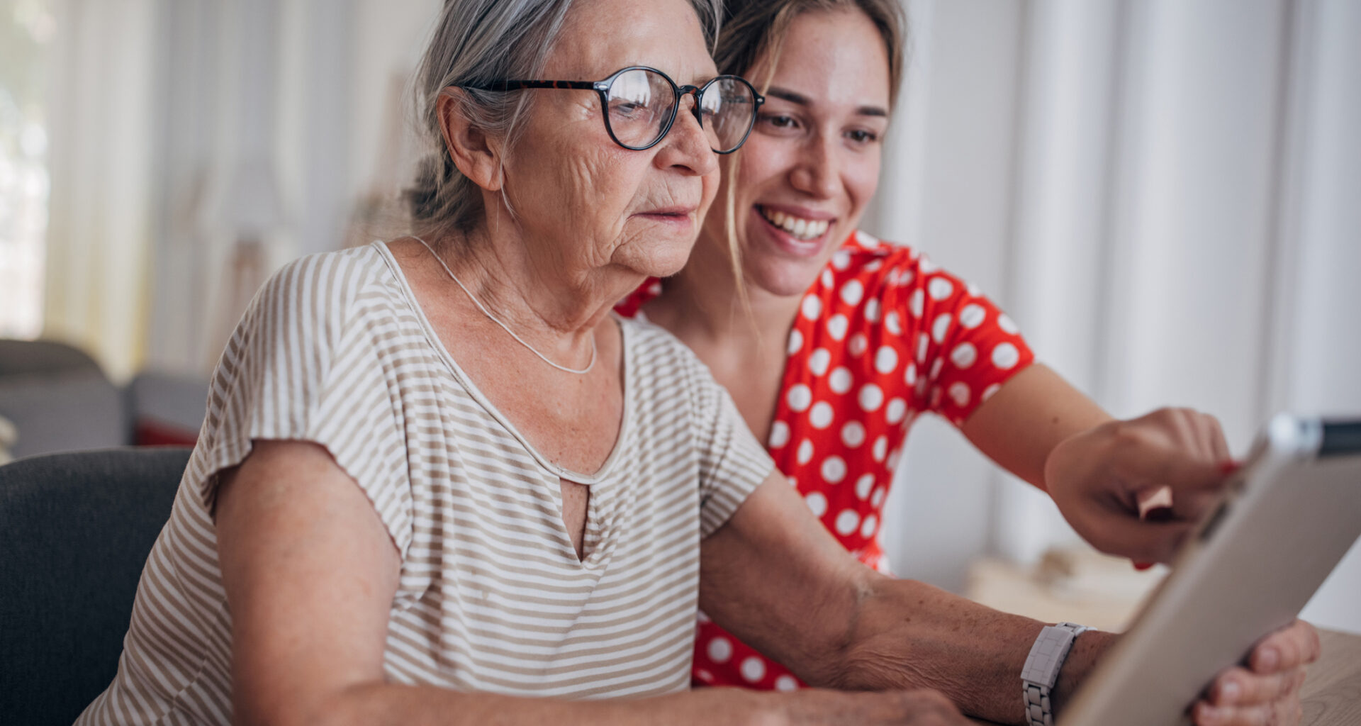 Digilaitteet yllättävät! Näin ne muuttavat tapaa, jolla aivot ikääntyvät
