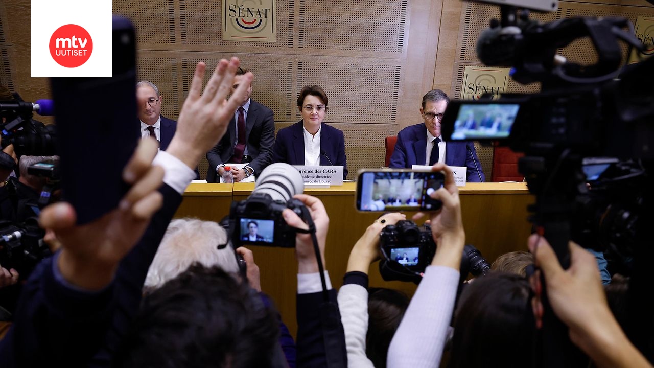 Louvren johtajaa Laurence des Carsia kuultiin parlamentissa museon turvatoimiin liittyen 22. lokakuuta 2025.