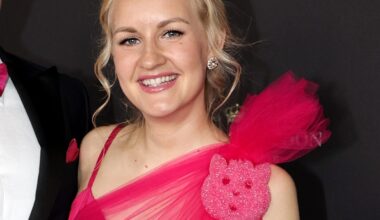 Auri Kananen paljasti kuukausitulonsa ja -menonsa - ällistyttävää!