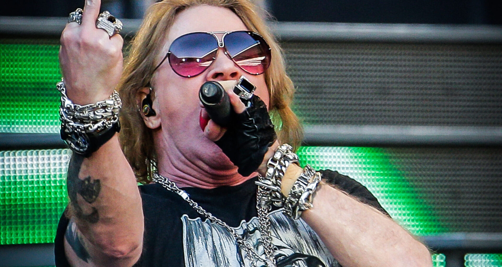 "Kyse ei ollut Isaac Carpenterin soitosta" – Guns N' Roses selittää Axlin lavalla saamaa raivokohtausta