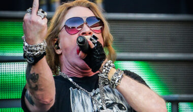 "Kyse ei ollut Isaac Carpenterin soitosta" – Guns N' Roses selittää Axlin lavalla saamaa raivokohtausta