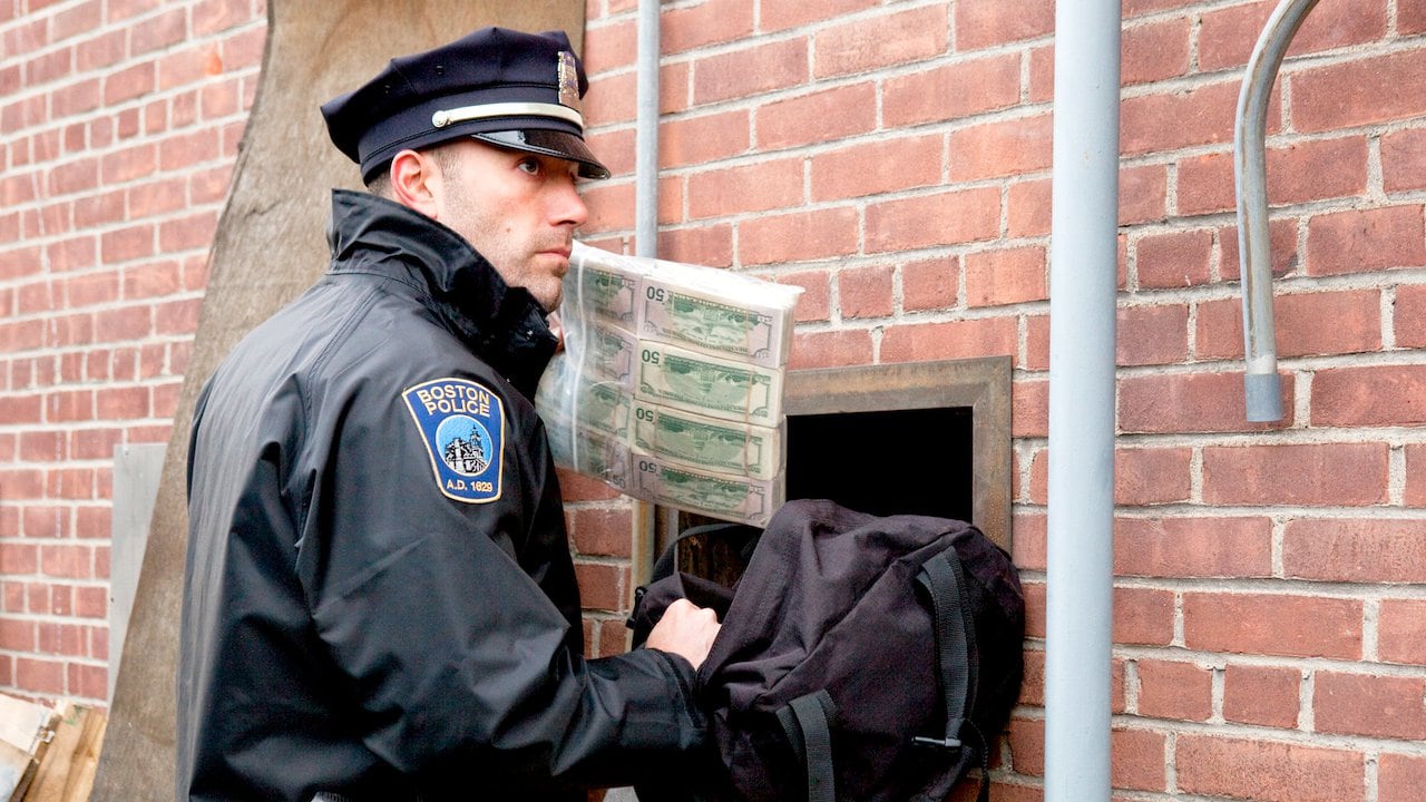 Näyttelijästä kuoriutui laatuohjaaja - illan 15-vuotiaassa leffassa laitetaan pankkiryöstö pystyyn