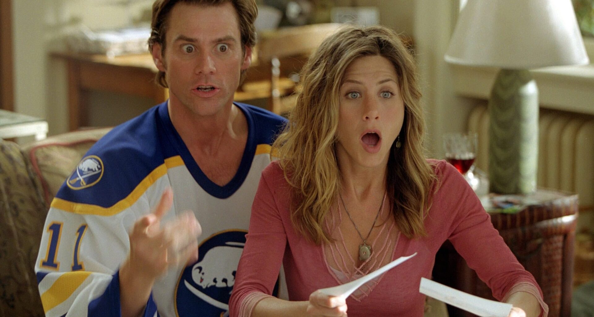 Illalla näkee saman hauskan tissihetken kahdelta kanavalta - järkytti Egyptin viranomaiset ja koko leffa kieltoon!