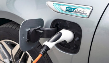 Raportti: Lataushybridien ympäristöystävällisyyttä on liioiteltu - ja vahvasti