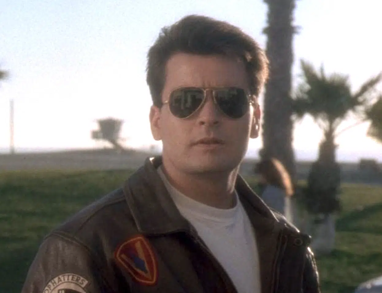 Charlie Sheenin piti näytellä Syntynyt 4. heinäkuuta -elokuvan päärooli – Oliver Stone vaihtoi sanaakaan sanomatta Cruiseen: "Se tuntui petokselta"