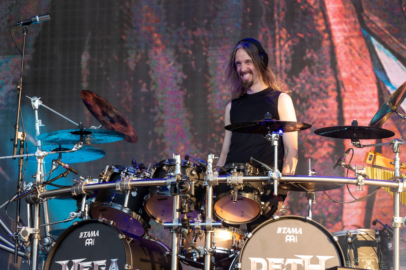 Millainen koko kehon voima- ja kestävyysharjoite on uuden Megadeth-singlen rumpalointi? Dirk Verbeuren demonstroi