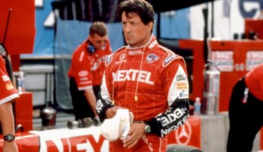 Uskoisitko tätä? Rennyn ja Stallonen autokaahailu on nyt suoratoistohitti