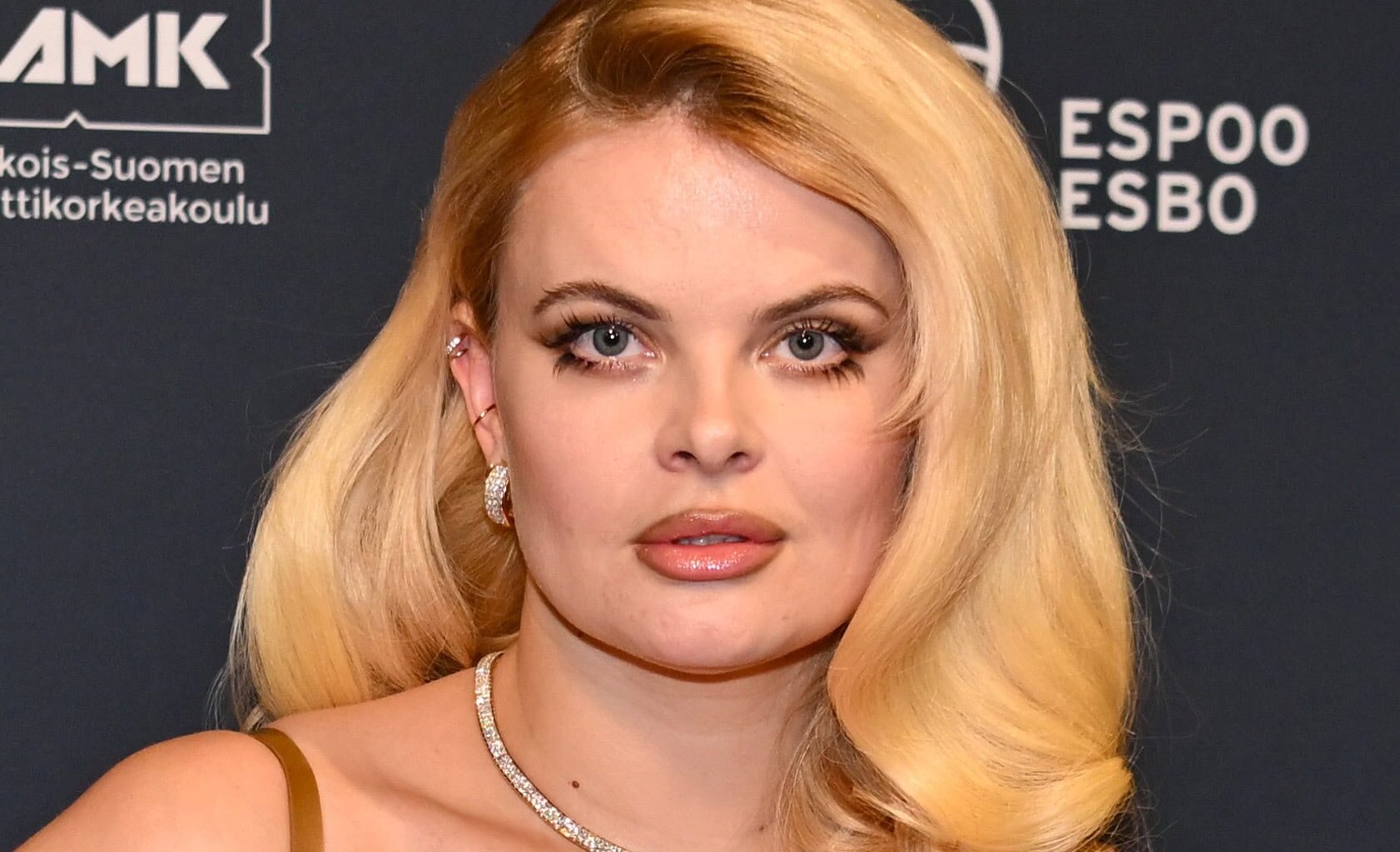 Erika Vikman päätti perua keikkoja - sanoo syyn ihan suoraan