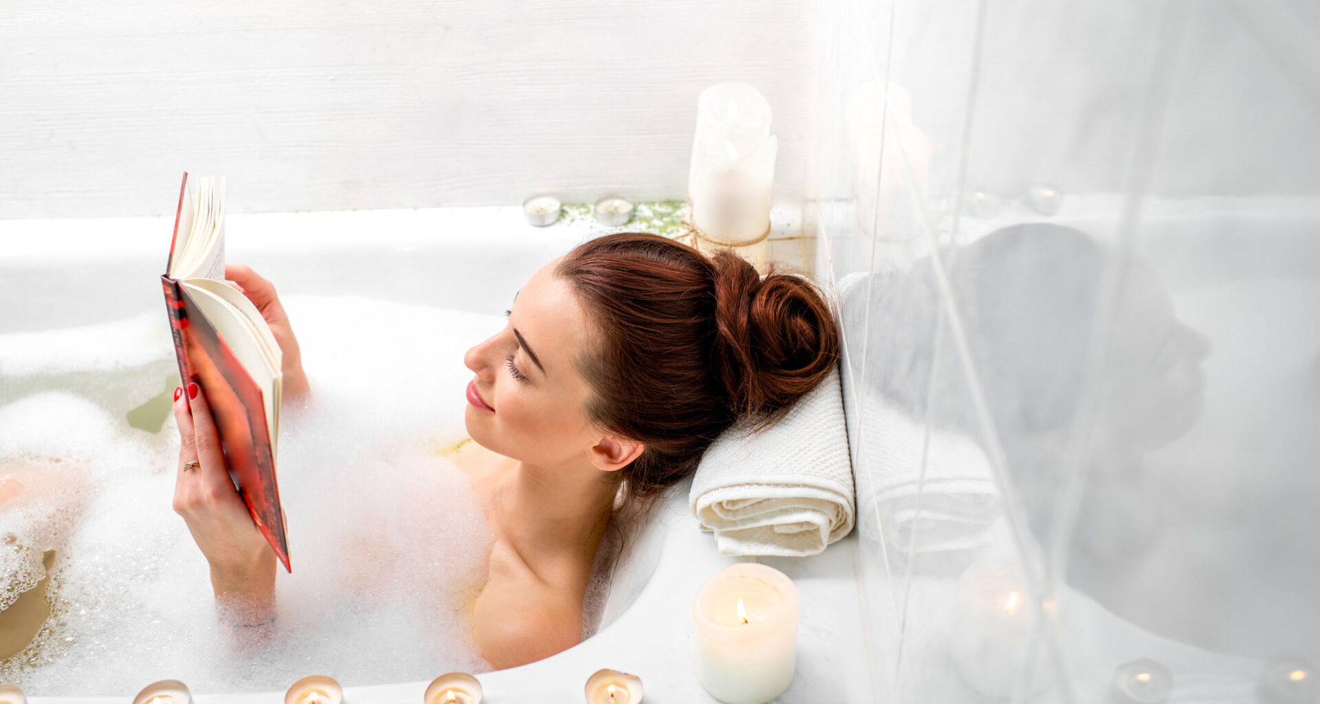 Eroottiset kirjat: Nämä 7 kuumaa kirjaa herättävät uinuvankin halun