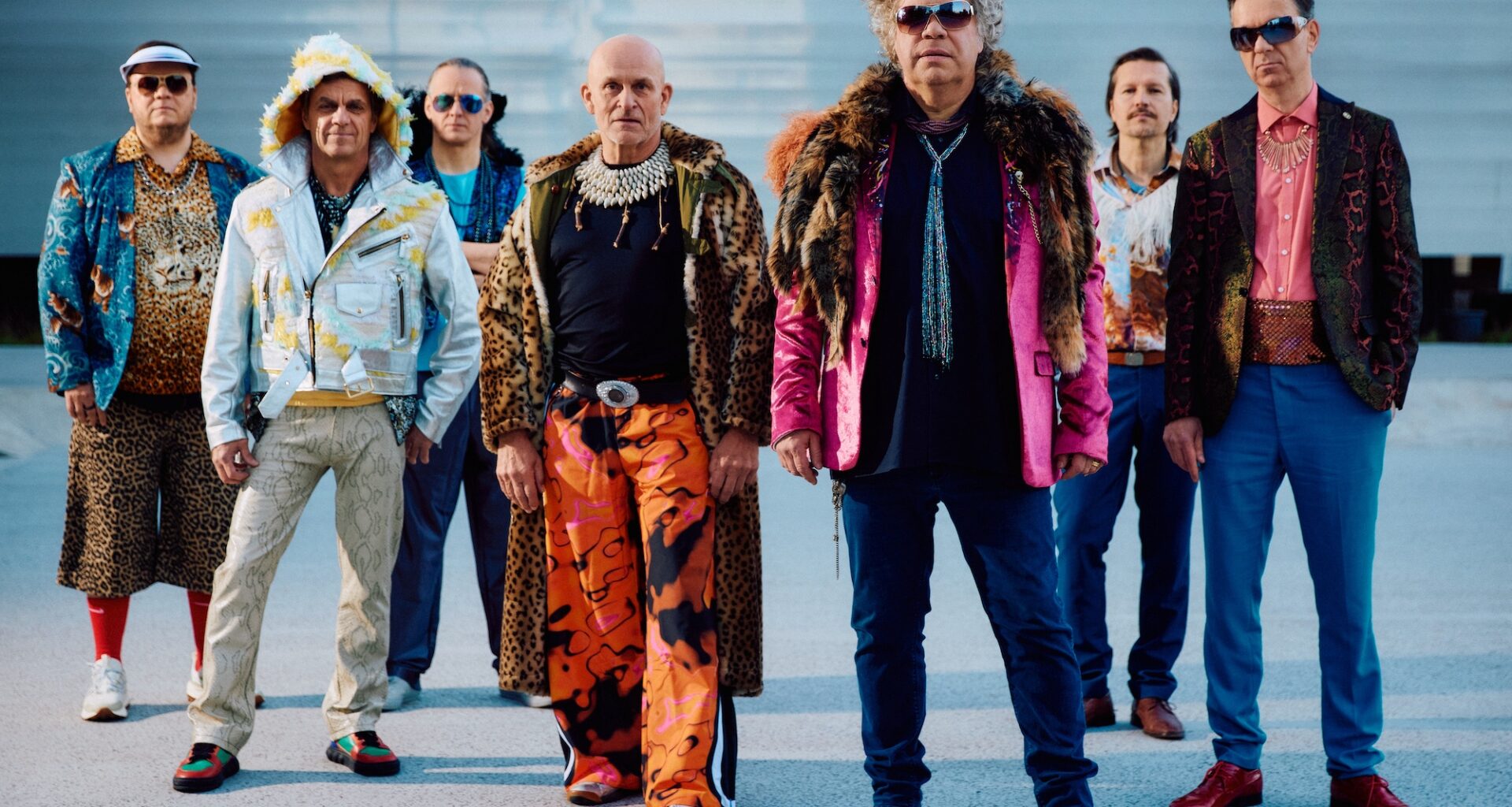 He ovat täällä taas: Eternal Erectionin uutuudella osoitetaan pari valittua sanaa aikamme pimeille voimille