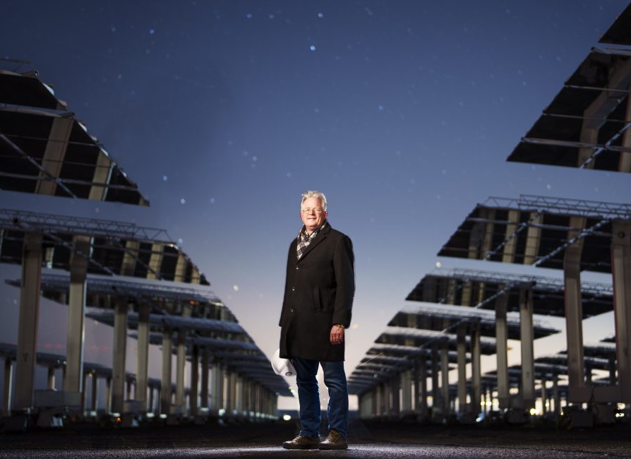 Aurinkovoimaloita voisi ehkä käyttää yötaivaan havaintoihin