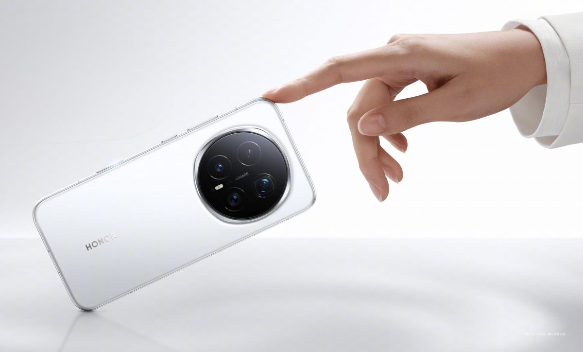 Honor Magic8 Pro valkoisena värivaihtoehtona.