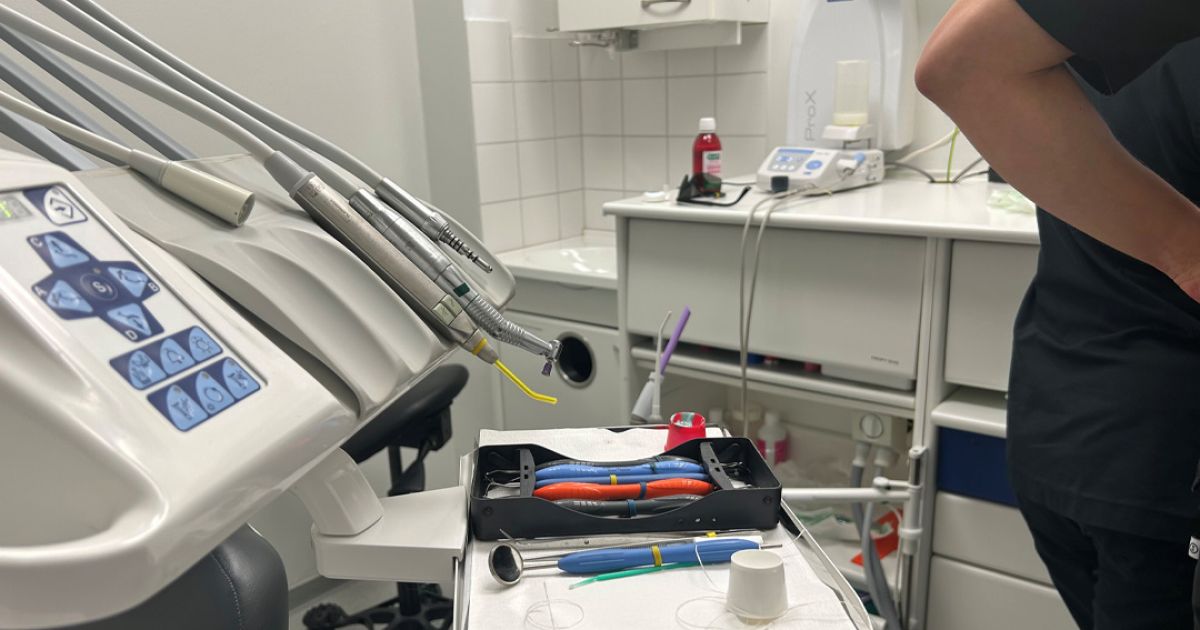 Hus päätti hammashoitajan työsuhteen perusteetta – oikeus määräsi korvauksia