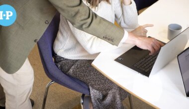 Kauppakamarien kysely: Reilu viidennes yrityksistä on voinut vähentää suorittavaa työtä tekoälyn myötä