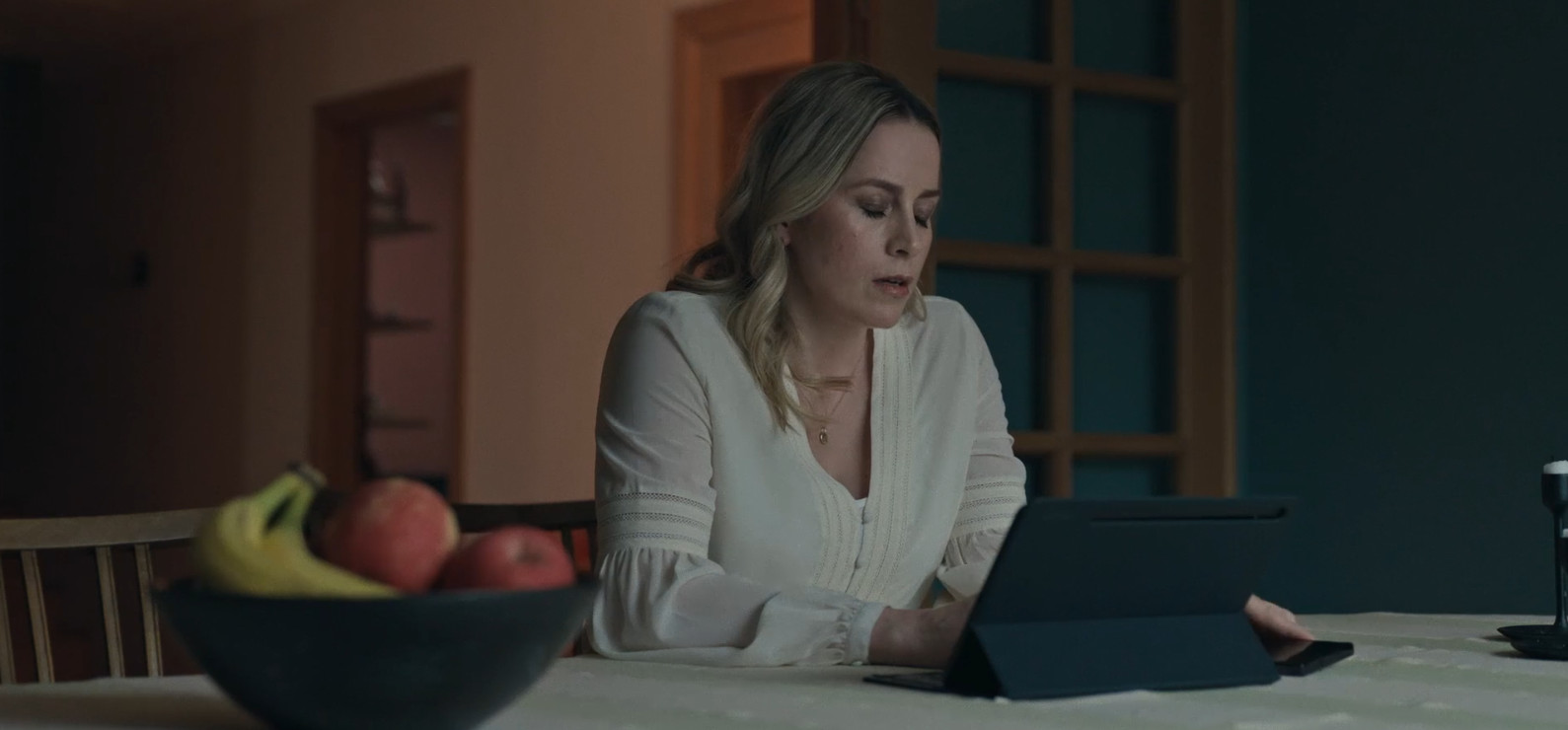 Nelosella alkaa huippusarja, pääosissa Kuustosen sisaret ja Lauri Tilkanen - yksi jakso maksoi miljoonan