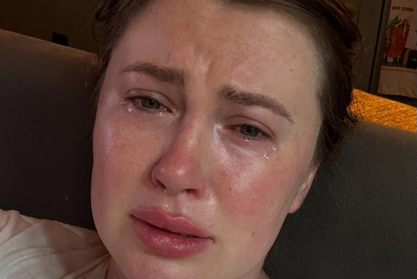 Kuoleman ja kohujen keskellä rypeneen Alec Baldwinin tytär on katkaissut välit perheenjäseniinsä – ”Se on myrkkyperhe”