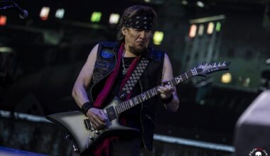 Iron Maidenin Adrian Smith puhuu kauniisti Nicko McBrainista: "Hän oli uskomaton"