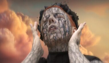 Aili Järvelä sai Mänty-kappaleeseen inspiraation huippumallilta - Ensinäytössä omaperäinen ja taiteellinen video