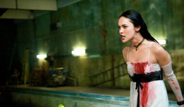 Megan Foxilla oli yllään hieno ”verinen” korsetti Jennifer’s Body -tapahtumassa – jatko-osaa pukkaa