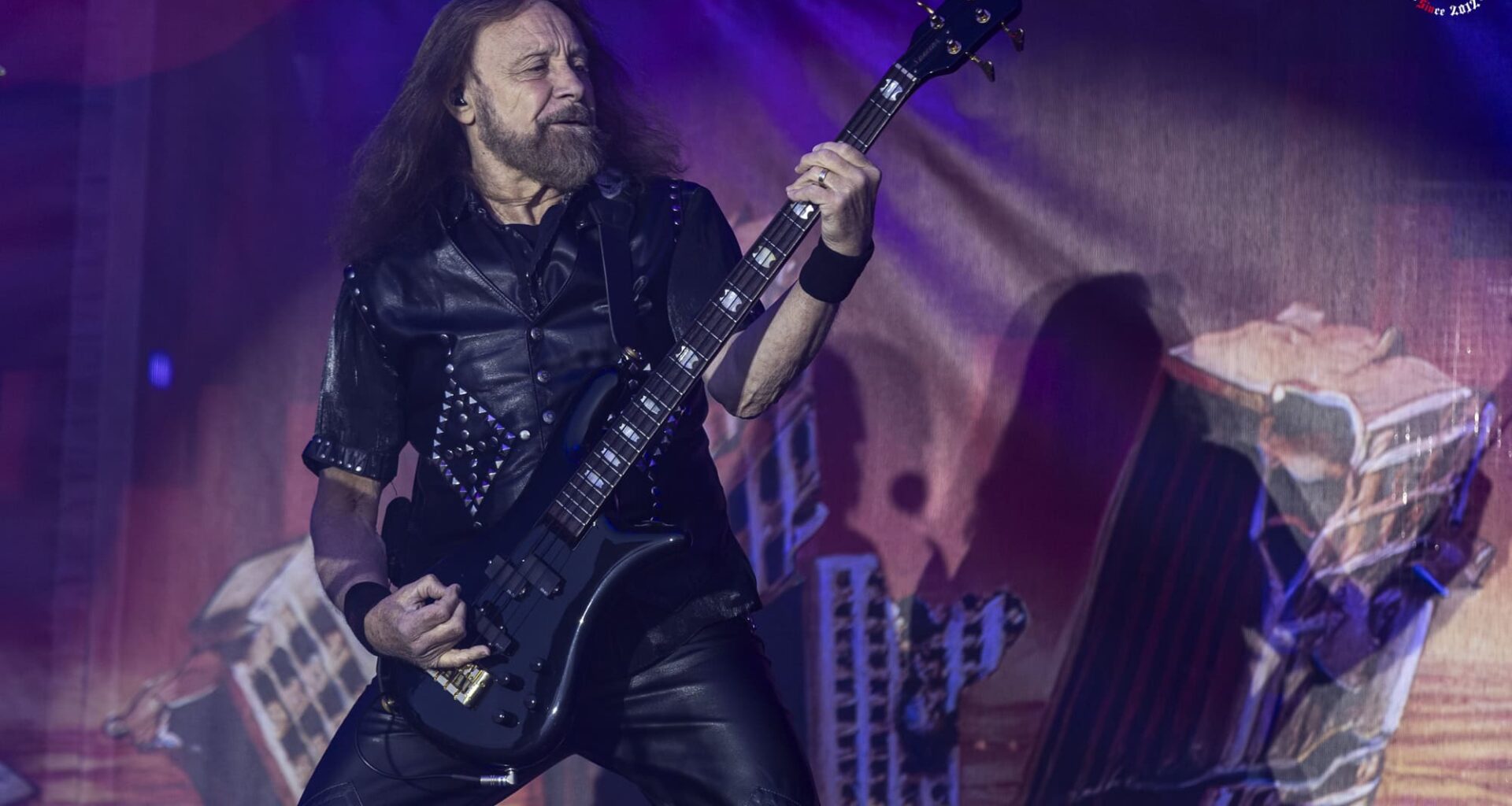 Judas Priestin ystävät, huomio! Basisti Ian Hill kertoi juuri iloisia uutisia