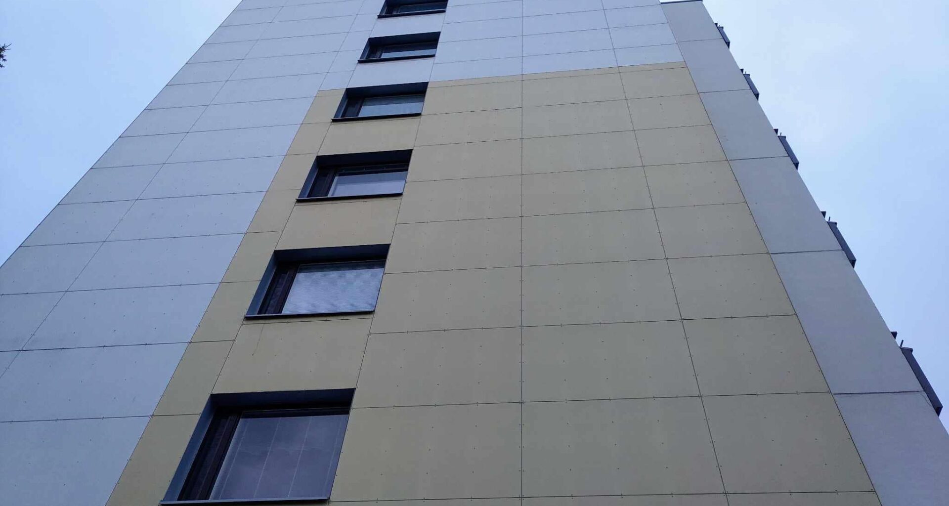 Simo pokaa naisia siellä missä ei pitäisi