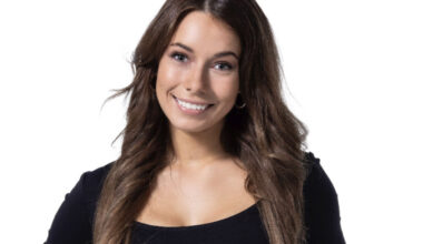 Salkkarikaunotar Kerttu Rissanen alusvaatekuvassa – ”Aika uudistua”