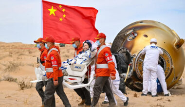 Taikonautit palasivat maapallolle oltuaan puoli vuotta avaruudessa