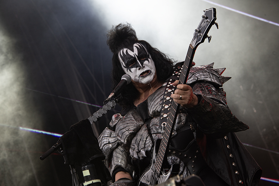 Gene Simmons toipuu auto-onnettomuudesta - KaaosZine