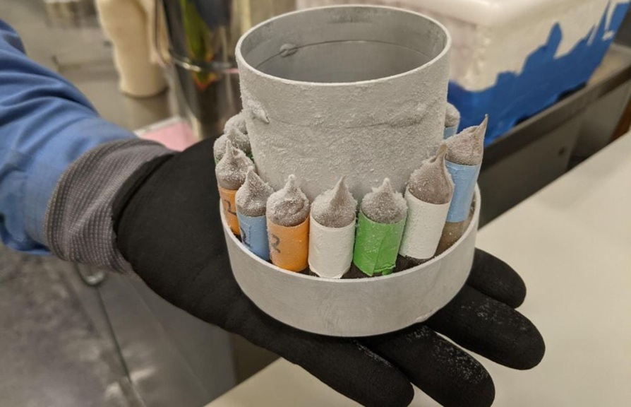 Mikrobien DNA voisi säilyä kymmeniä miljoonia vuosia Marsin jäässä