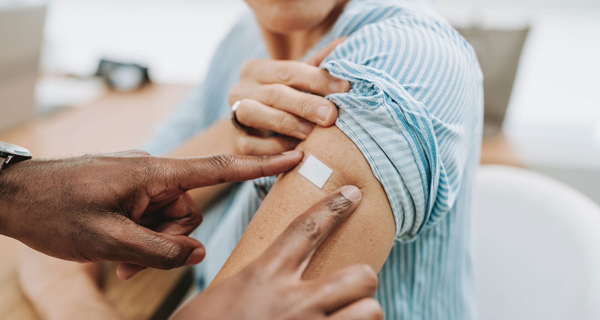 Koronarokote on osalle turha, sanoo THL:n Hanna Nohynek