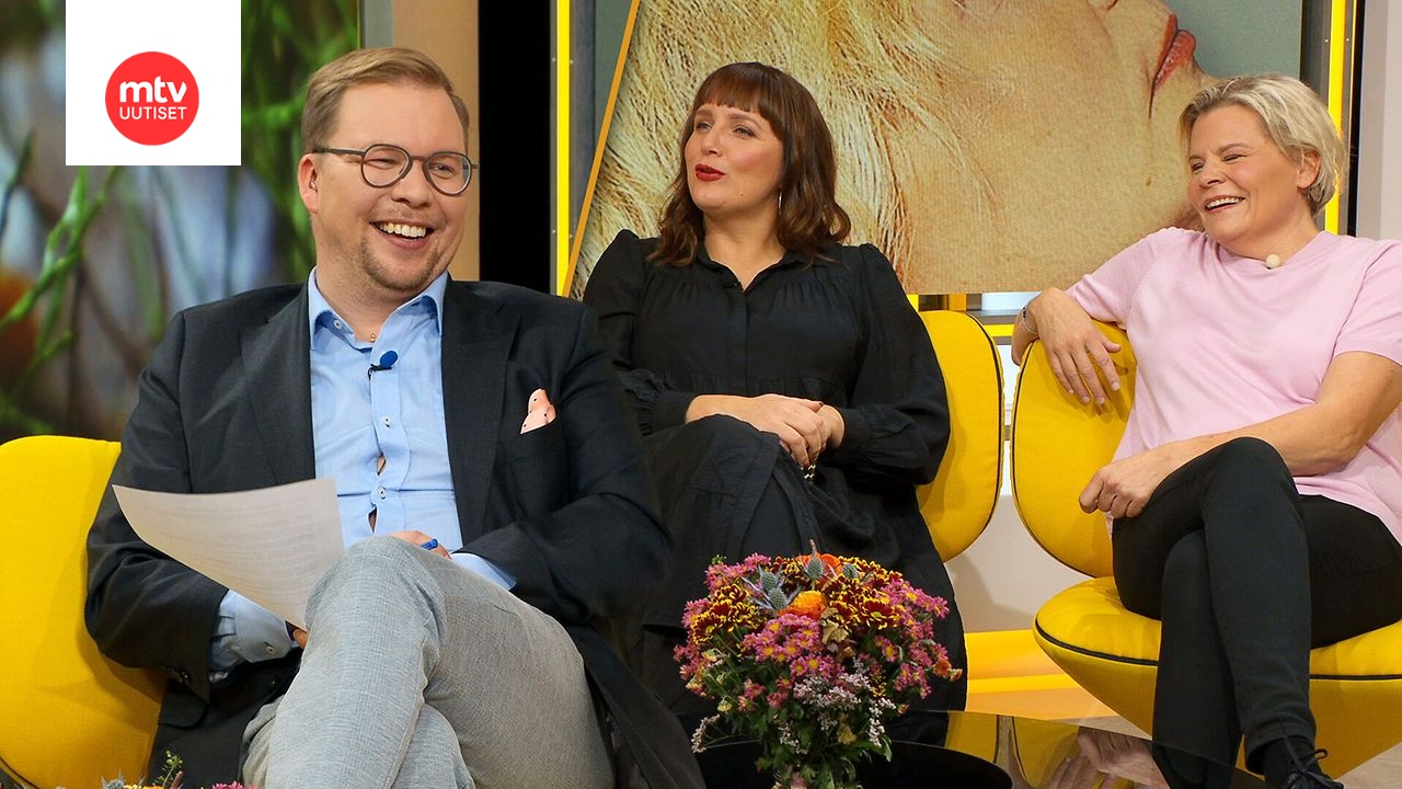 Niina Lahtinen, Paula Noronen ja luovuttamisen hauskuus