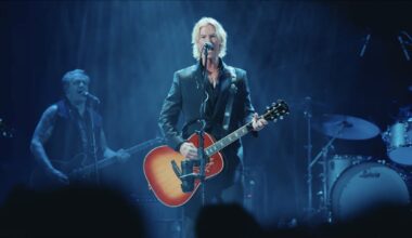 Duff McKagan esittelee keikkakuntoaan oman kappaleensa sekä aidon rockin ikivihreän kimpussa