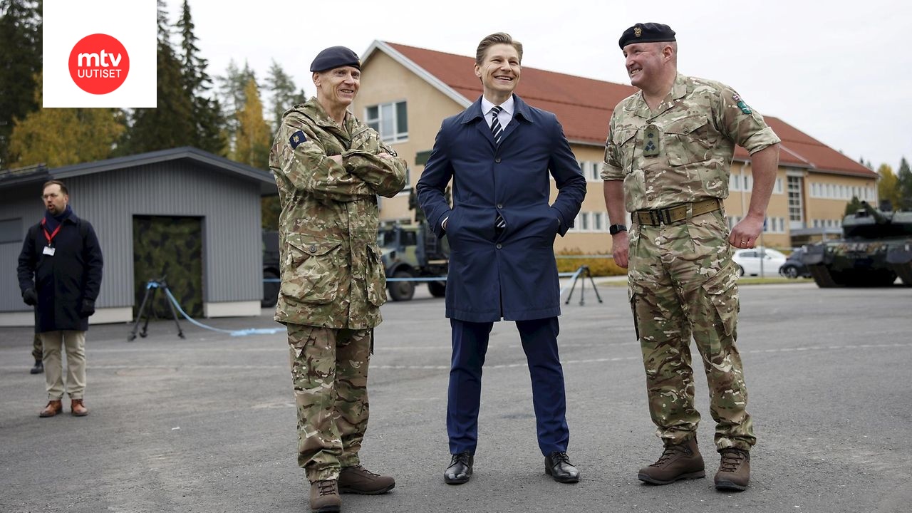 Lippuseremonia juhlisti Nato-esikunnan avajaisia Mikkelissä