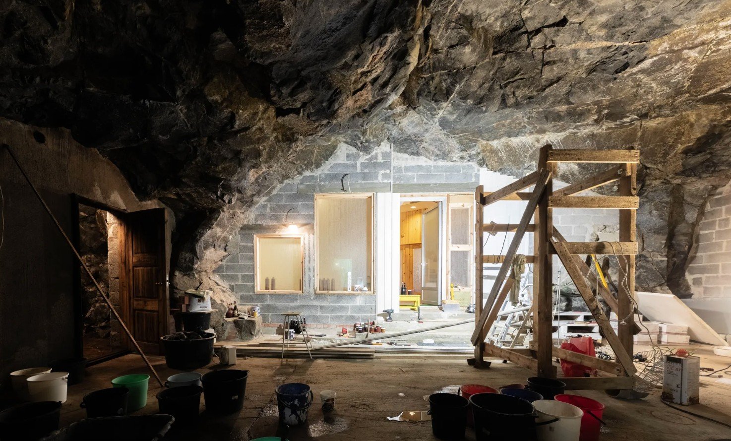 Erikoinen kohde myynnissä: Talo louhittiin kallion sisään