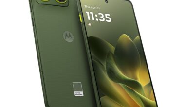 Moto X70 Air, Pantone Bronze Green.