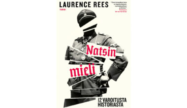 Arvio: Historioitsija kertoo, miten demokratia ajetaan alas