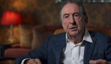 Monty Python -legenda Eric Idle: "Televisio on nykyään sitä, että yritetään bylsiä saarilla, visailuissa ja uutisohjelmissa"