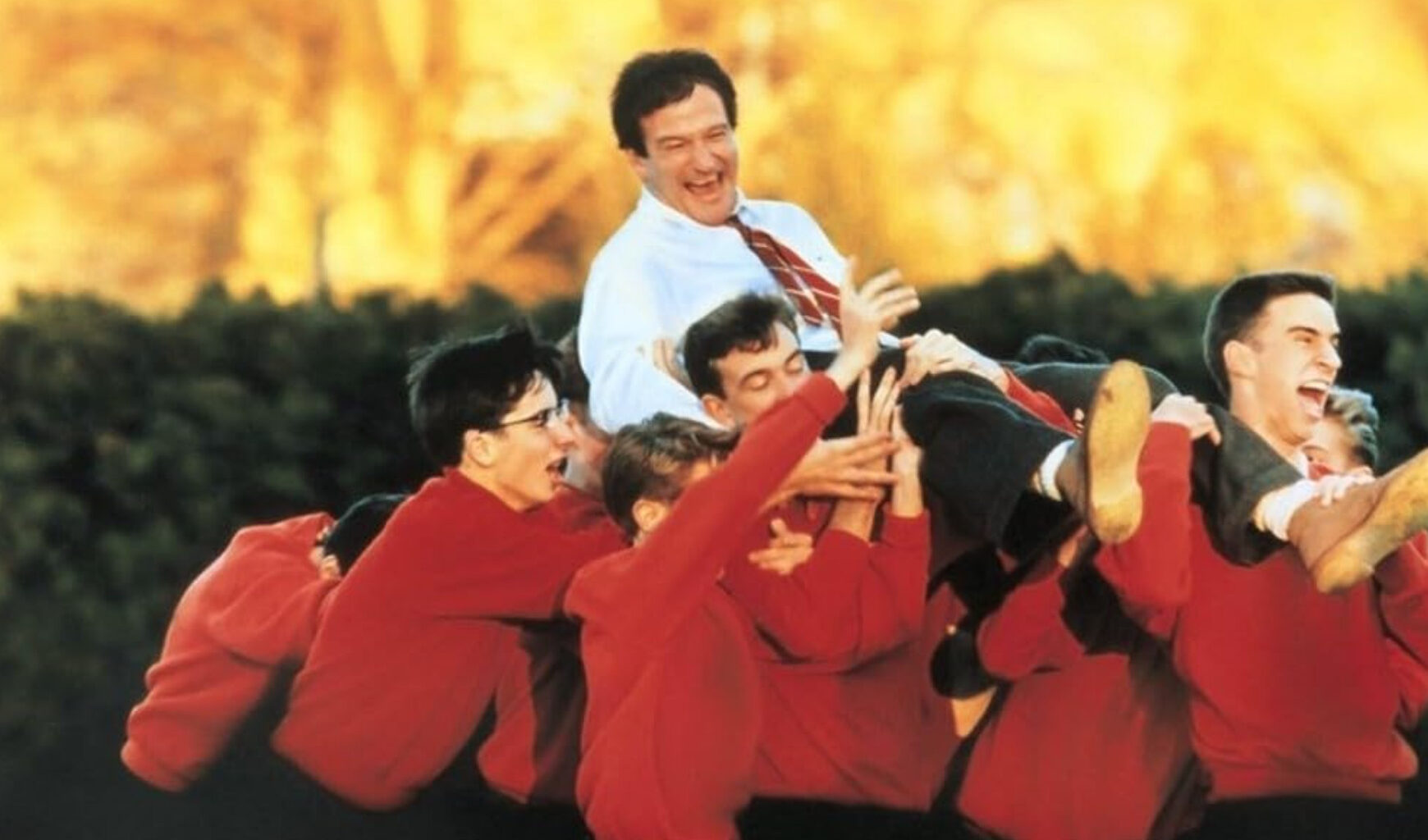 Tällainen Robin Williams oli Kuolleiden runoilijoiden seura -elokuvan kuvauksissa: "Hän ei seurannut käsikirjoitusta, vaan teki lupia kyselemättä"