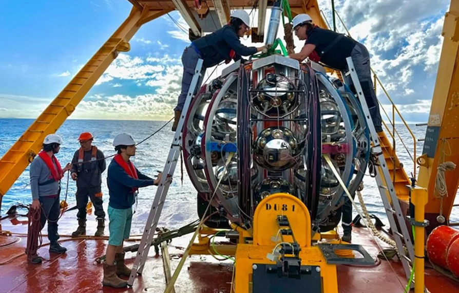 Merenalainen observatorio löysi äärimmäisen suurienergisen neutriinon